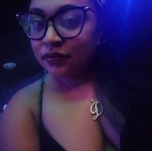 Meet your Posher, Deandra